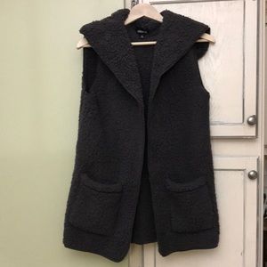 Zenana Sherpa vest